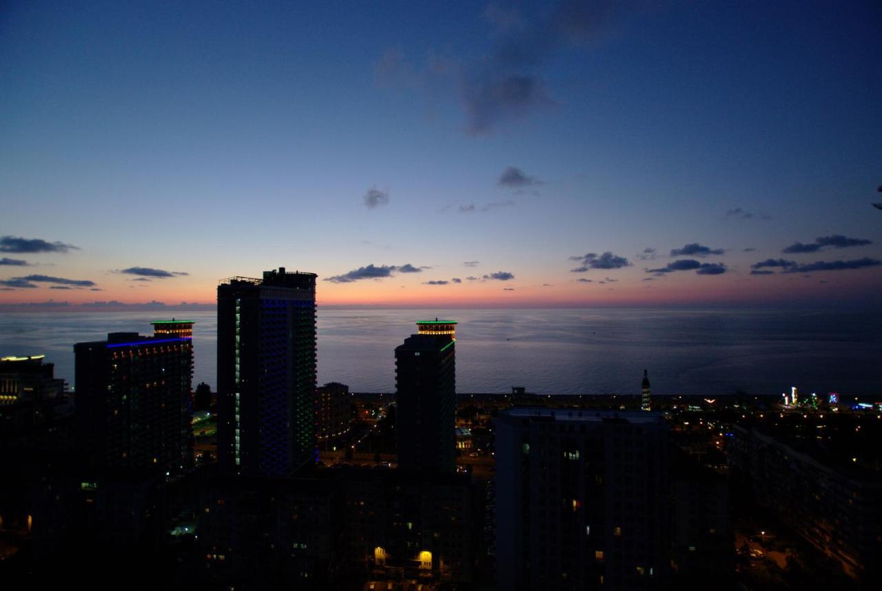 Banana Apartments Batumi Exterior photo